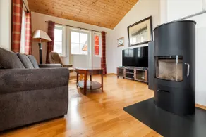 Polden, house by Ramberg Beach - Image 4