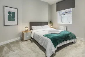 Bright 1 bedroom apartments near Farnham Castle - Image 2