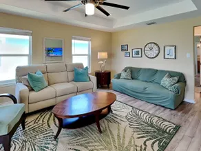 Gulf Coast Getaway - Image 4
