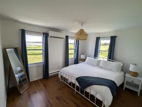 Solonos House – Cozy Waterfront w/ SUP & Kayak - Image 4