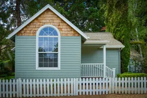 Charming 1BR Cottage – Walk to Britt Gardens - Image 4
