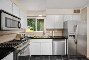 Spectacular Pet Friendly Forested Retreat, Game - Image 5