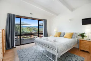 Redgum Apartment - Merrijig - Sleeps 7 - Image 4