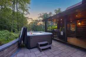 Cozy Secluded Retreat-Hot Tub, Game Room, Fire Pit - Image 3