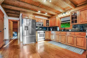 Cozy Secluded Retreat-Hot Tub, Game Room, Fire Pit - Image 5