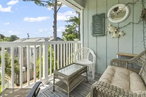 Stylish Beach Condo for 4 – Summer Times 8 - Image 3