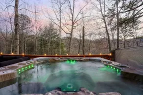 *Amazing 3BD+Loft w/ GAMES! HOT TUB + Pool Access* - Image 3