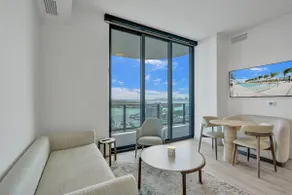 Modern 2BR/2BA w/ Ocean Views – Prime Miami Beach - Image 3