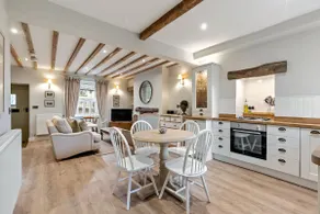 Period Cottage Gargrave - Image 4