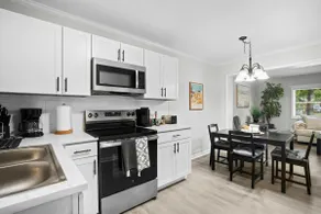 5 Min to Downtown | Smart TVs | Fast Wi-Fi - Image 3