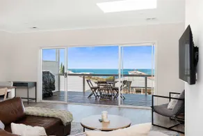 Rosetta Rise, Bright Roomy Home with Ocean Views - Image 3