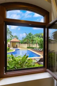 Oceanfront Condo -Pool, Hot Tub, Private Deck &BBQ - Image 2