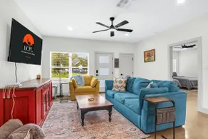 Stylish Casita w/Game Room, Near Lake LBJ Access - Image 2