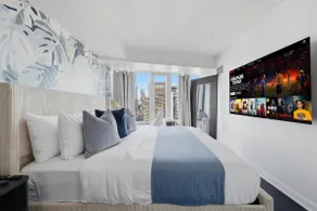 Stylish 2BR Downtown Escape | Prime Victoria Spot - Image 2