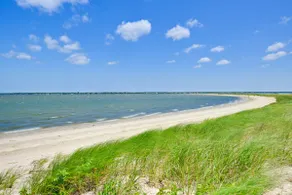Waterfront Westhampton Haven: Private Beach - Image 4