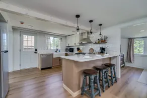 Lakeside Haven: Renovated Sackets Harbor Cottage - Image 4