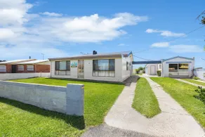 No Vew Coastal Accommodation - Close to beach Big groups Ducted heating & cooling - Image 4
