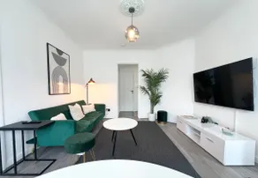 ArtLounge-2 bed garden Free parking - Image 5