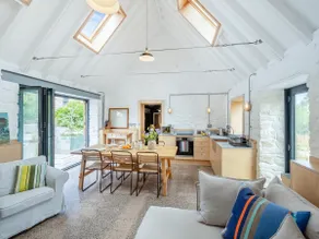 Cottage with garden | River view - Image 3