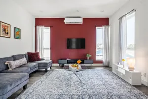 Modern 4BR Suite | Secure Parking | Near USC DTLA - Image 5