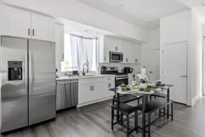Modern 4BR Suite | Secure Parking | Near USC DTLA - Image 2
