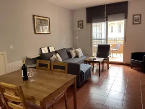 Townhouse with 2 bedrooms and garage - Image 3