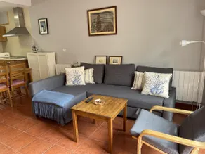 Townhouse with 2 bedrooms and garage - Image 2