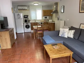 Townhouse with 2 bedrooms and garage - Image 4