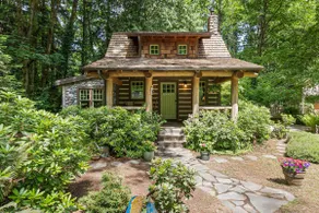 Creekside Fairytale Cabin Near Ferries to Seattle - Image 5