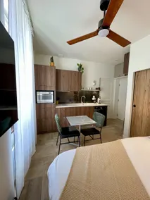 Small Ultra Equipped Studio - Image 4