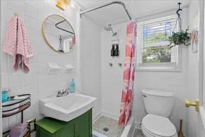 Cute 1BR apt w/Pond views and Pickleball next door - Image 5