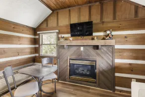 Pet Friendly Parkway Cabin 4 - Scenic & Cozy! - Image 2