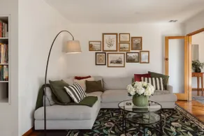 Nancy’s of Trentham | Stylish 3BD Walk to Town - Image 2