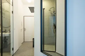 Modern stay with king-size bed Self check-in - Image 4