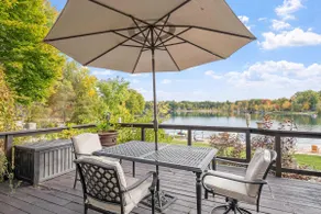 Tranquil Waters: Sauna, Hot Tub, Private Beach - Image 2