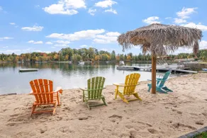 Tranquil Waters: Sauna, Hot Tub, Private Beach - Image 5