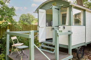 Host & Stay - The Lodge - Image 2