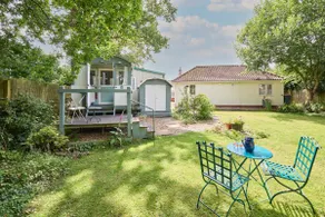 Host & Stay - The Lodge - Image 4