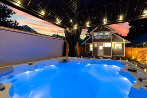 Hot Tub & Gym in the Heart of KC - Image 2