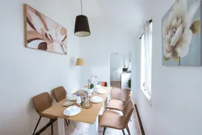 Walk to CBD 3BR Redfern A/C Groups Family Sleeps 7 - Image 4