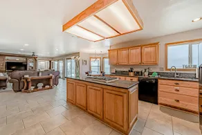 Gorgeous oceanfront estate with amazing views & ho - Image 5