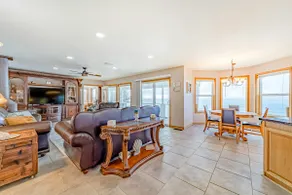 Gorgeous oceanfront estate with amazing views & ho - Image 4