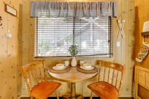 2 Mi to Lake Arrowhead: Pet-Friendly Cabin - Image 4