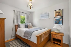Kinepik Cottage Sunroom with Beach Access - Image 5
