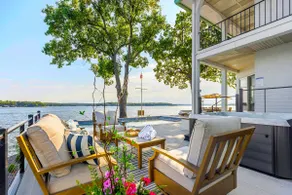 Panoramic Paradise - Lakefront Home for 15 - Image 2