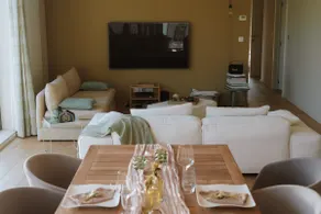 La Petite Foret Contemporary Apartment in Halle - Image 3