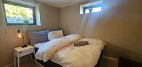 Modern 2-room apartment close to the city center with parking - Image 4