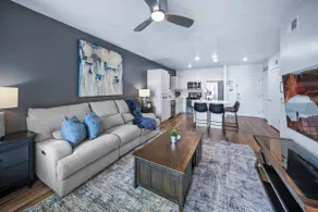 Deluxe 1BR 1BA Pool, Gym, Htub, Pkg - Image 3