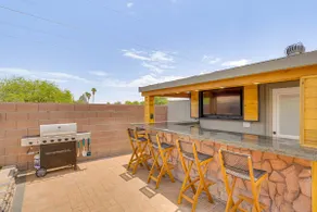 6 Mi to Dtwn: Tucson Gem w/ Outdoor Oasis! - Image 2