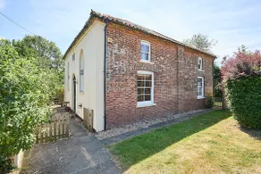 Host & Stay | The Chapel - Image 2